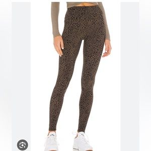 Alo, Leopard, High Waist, Vapor Legging, in Olive Branch, women’s size small